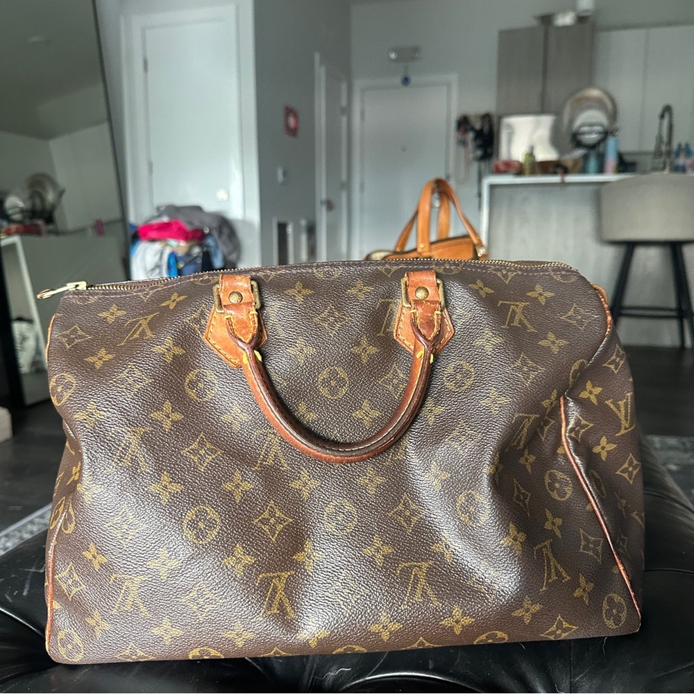 Louis Vuitton Speedy 35